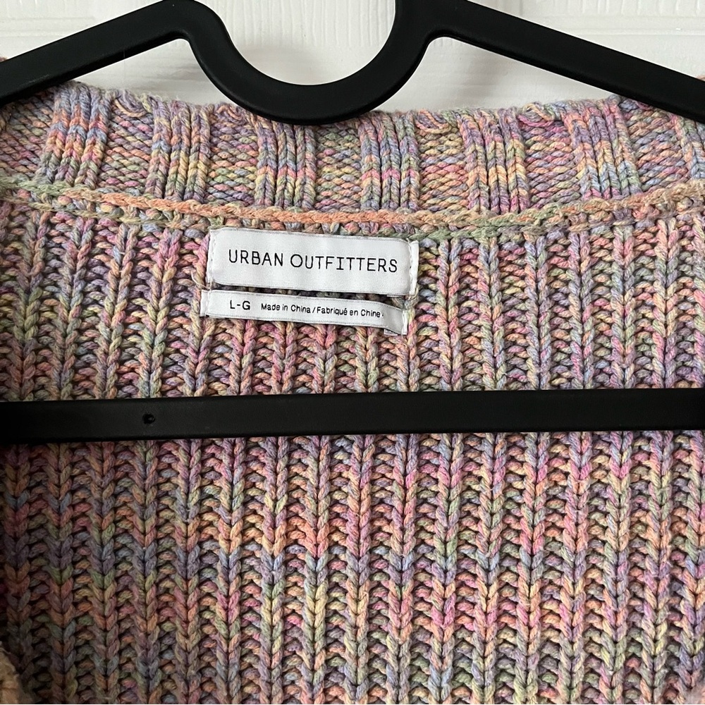 NWOT Women's UO Urban Outfitters Hazel Notch Cable Knit Cropped Sweater in Large - Picture 4 of 10